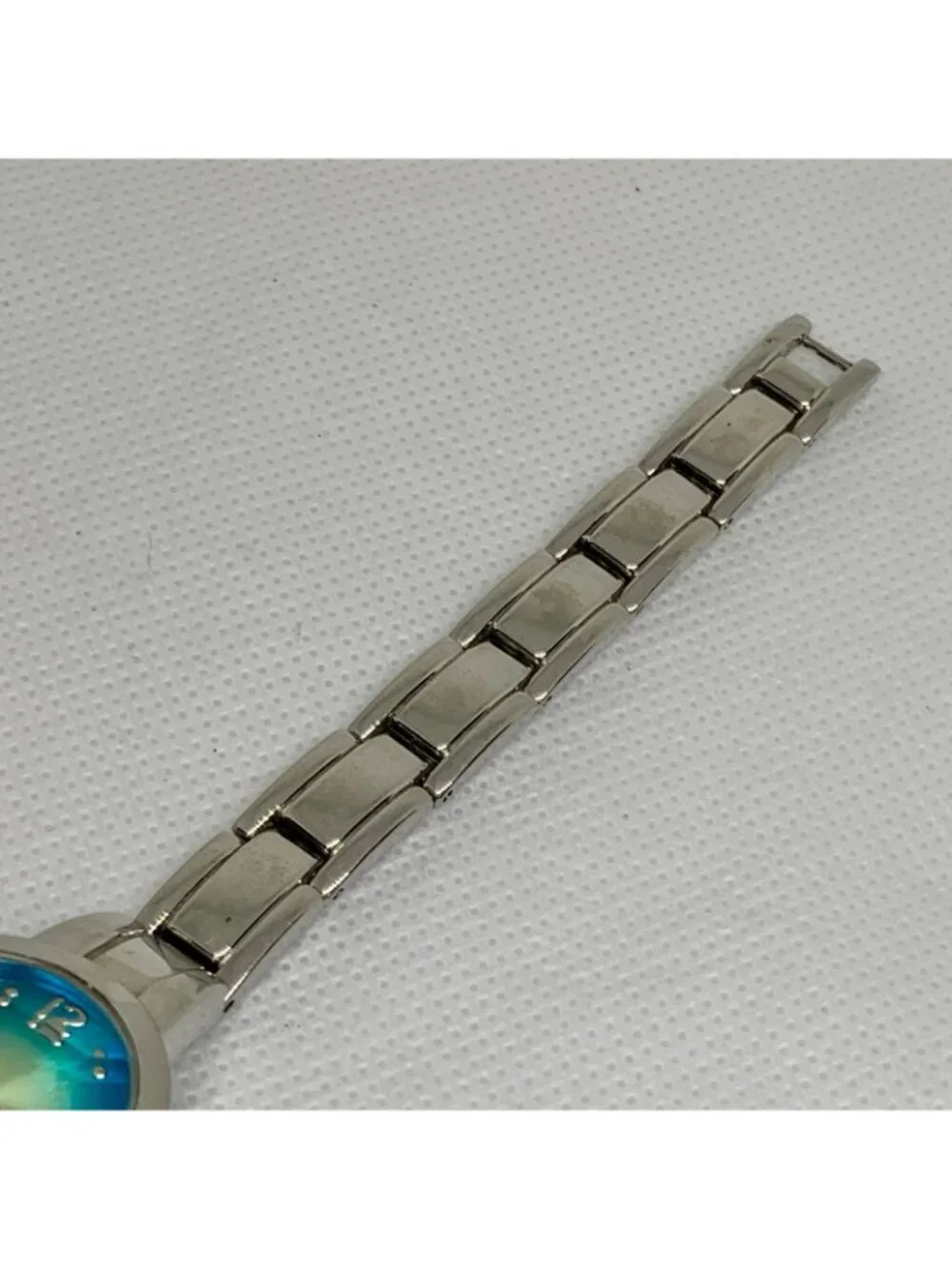 Silver tone women’s watch quartz analog blue dial 23mm  links bracelet running